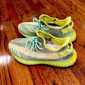 Yeezy boost 350 v2 yeezreel (non reflective) 9.5 (NO BOX)